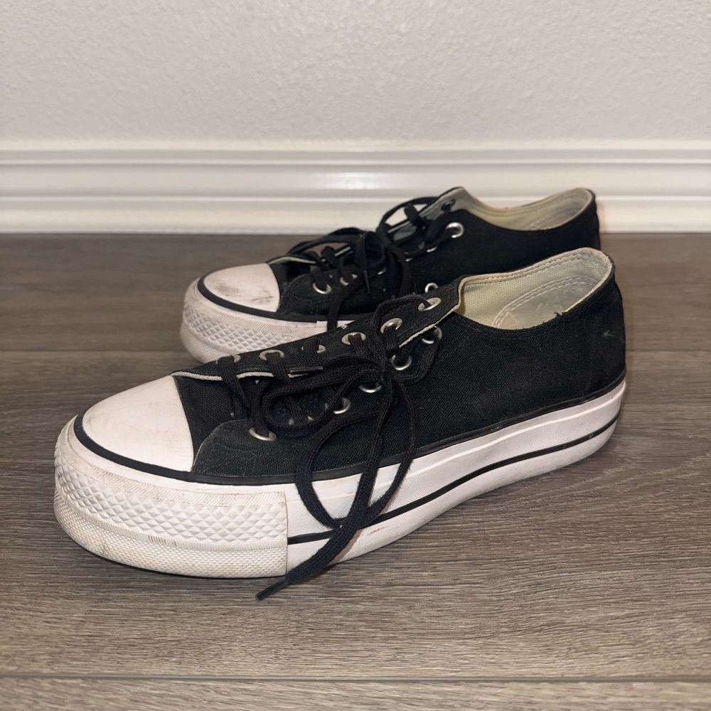 Black Platform Converse Size 8 - image 1